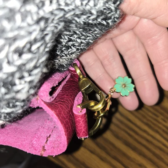 Portland Leather Fuchsia Crossbody Bag - Picture 4 of 7